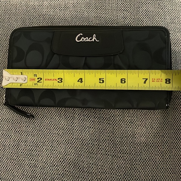 Coach Wallet - Picture 9 of 10